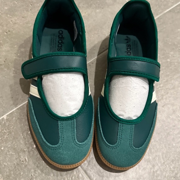 Adidas Womens Samba Jane Collegiate Green Gum JR7340 Women Size - Picture 1 of 8